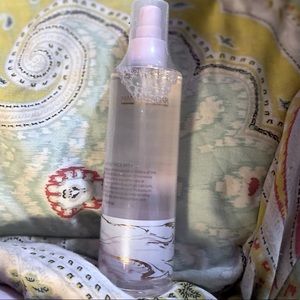 Manna Kadar Skincare Hydrating Face Mist